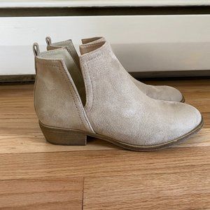 NWOB Journee Collection Tan Booties 10